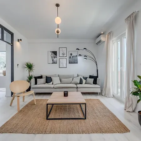 Apartment Beachfront Split