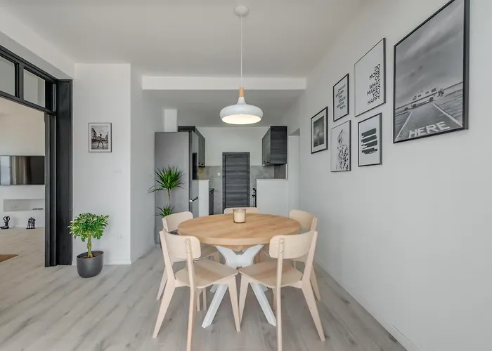 Beachfront Apartment *